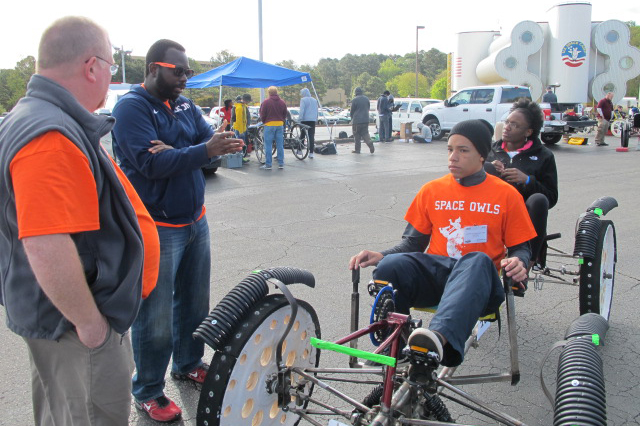 Academy of Engineering and Green Technology’s NASA Human Exploration Rover Challenge, which occurred over the weekend of April 9-10. They won the Rover Challenge Race 2016 Frank Joe Sexton Memorial Pit Crew Award High School Division. The team was led by graduate student Taofeek Orekan, a UConn NSF GK-12 Fellow.