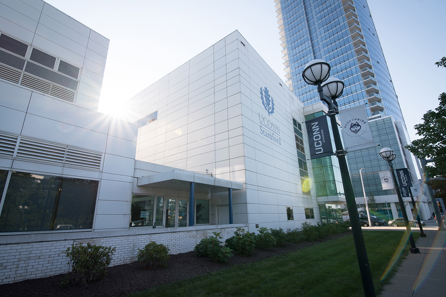 UConn Stamford Exterior (Nathan Oldham/UConn School of Business)