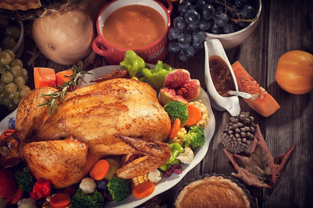 Traditional Thanksgiving dinner. (circlePS, Getty Images)