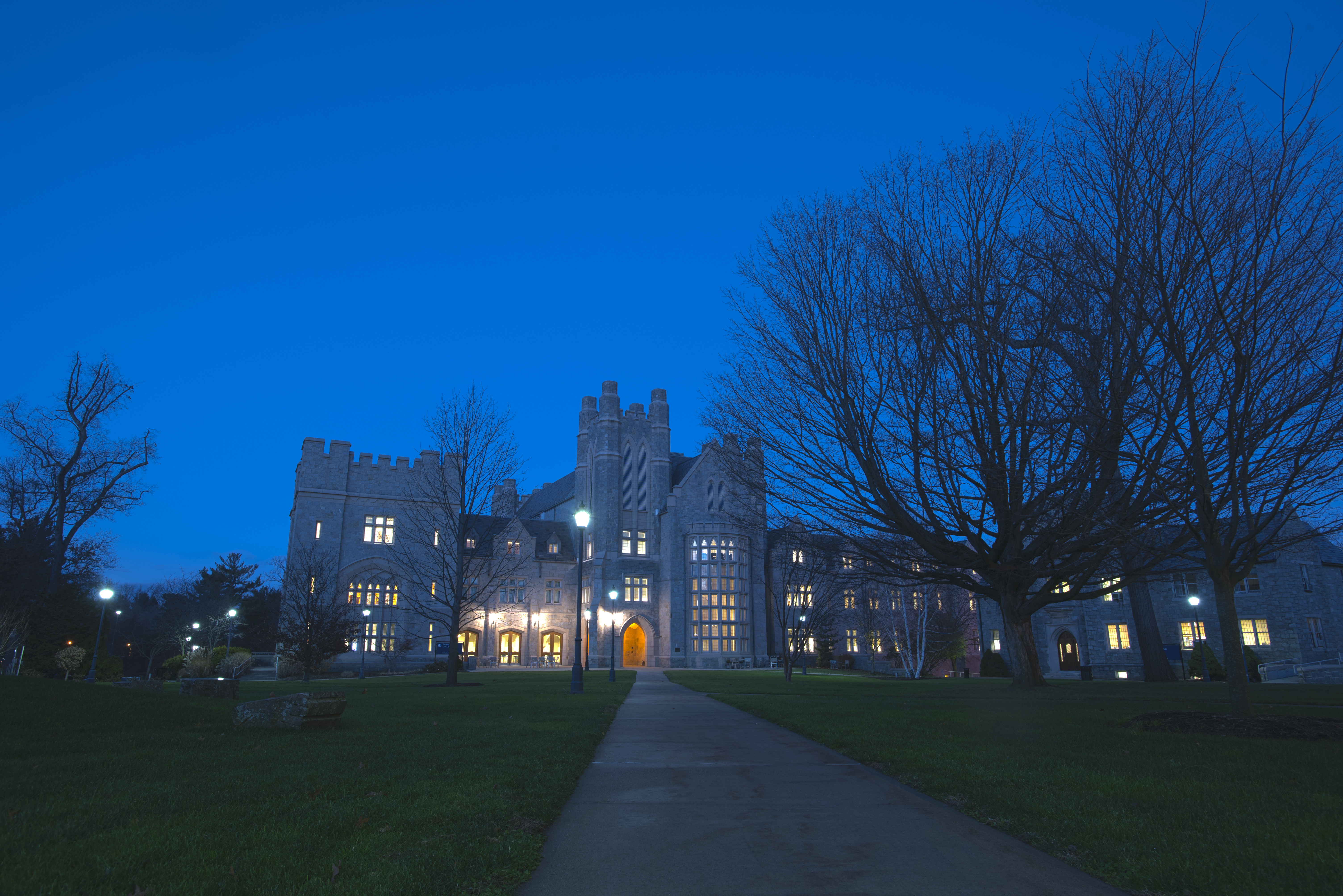 Night photo at the UConn School of Law. (Sean Flynn/UConn Photo)