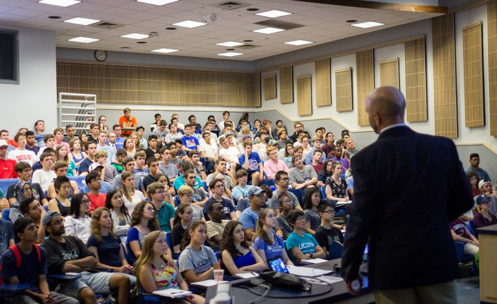 Jeff Hooper '02 (ENG), manager of engineering at Electric Boat, was one of the speakers at the event. He told engineering students that he became interested in this career field through work on his senior design project. (Christopher LaRosa/UConn Photo)