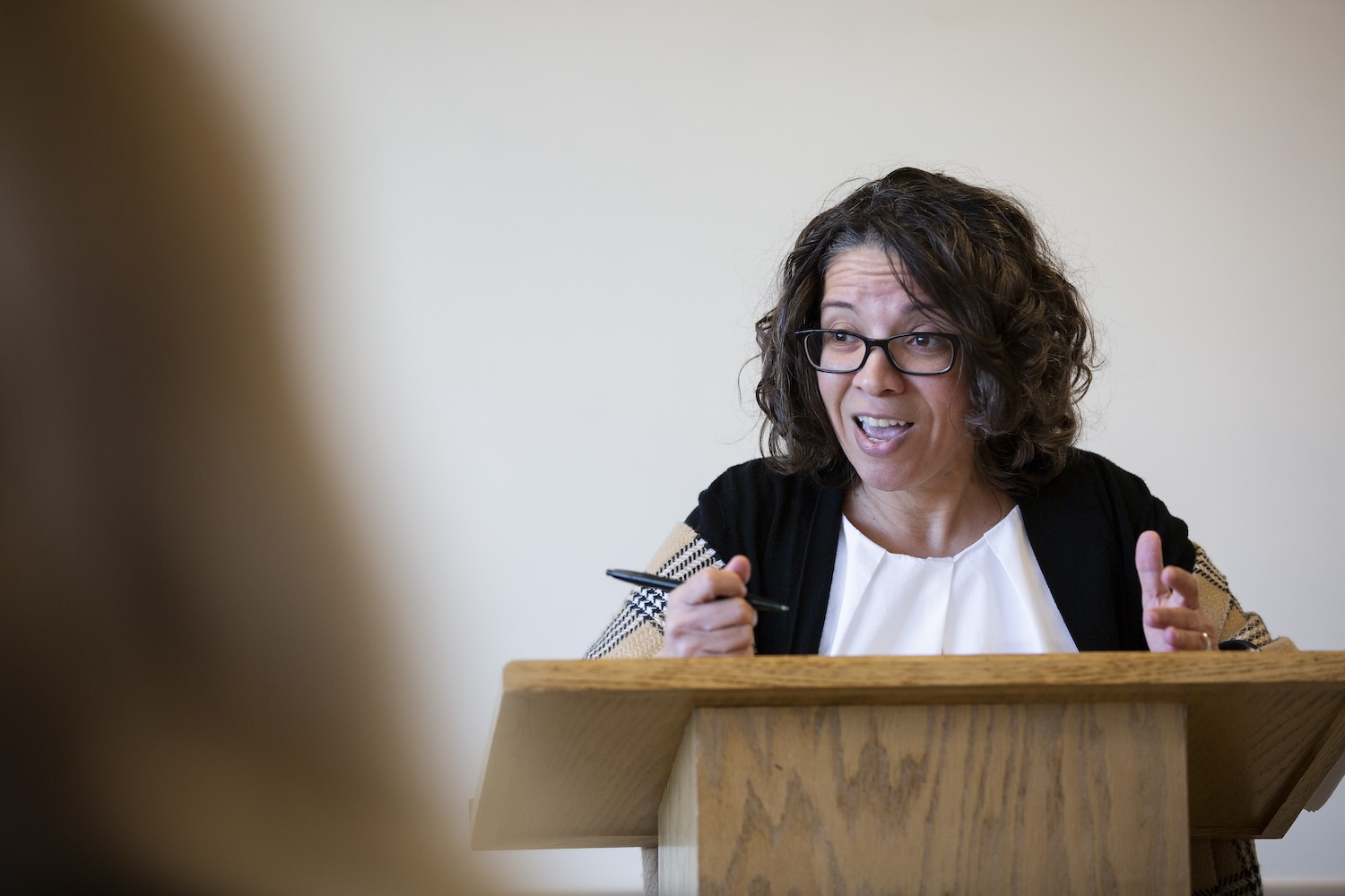 Evelyn Simien teaching a course.