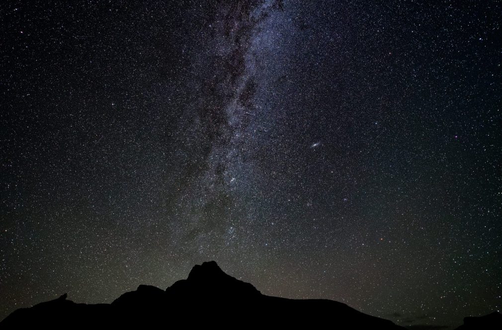 Milkyway gallaxy photo over a mountain range